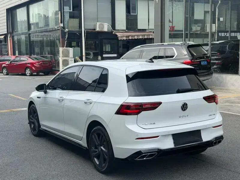 2023 Golf 280TSI DSG R-Line Lite — миниатюра 4