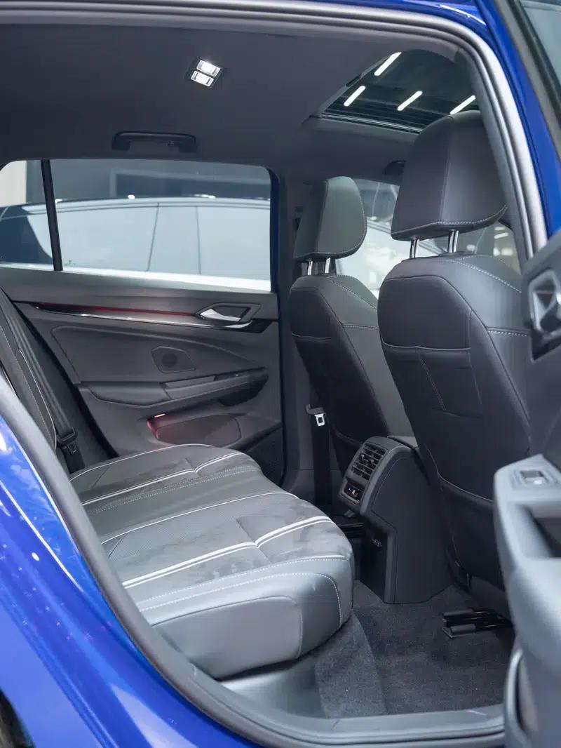 2022 Golf 280TSI DSG R-Line — миниатюра 23