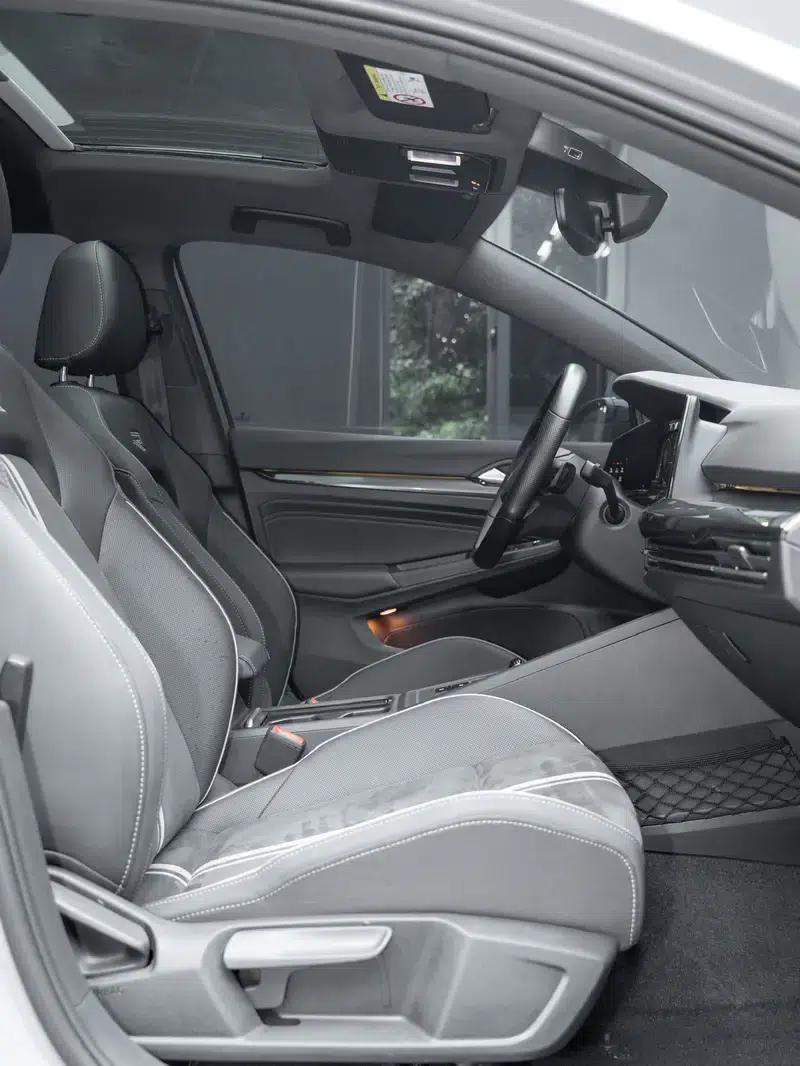 2022 Golf 280TSI DSG R-Line — миниатюра 9