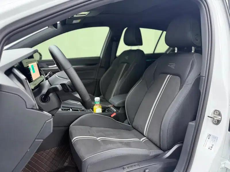 2023 Golf 280TSI DSG R-Line — миниатюра 14