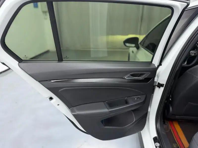 2023 Golf 280TSI DSG R-Line — миниатюра 17