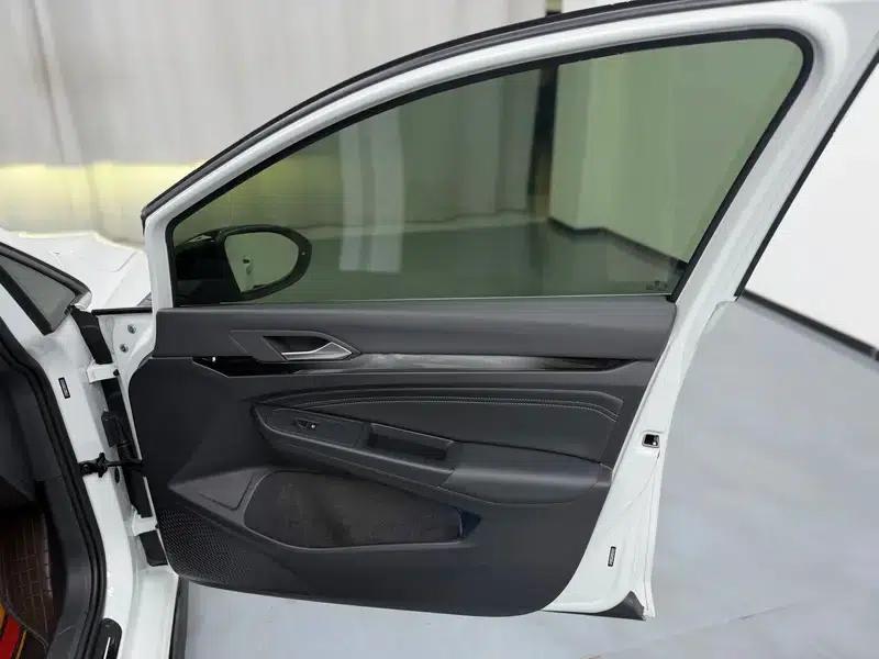 2023 Golf 280TSI DSG R-Line — миниатюра 19