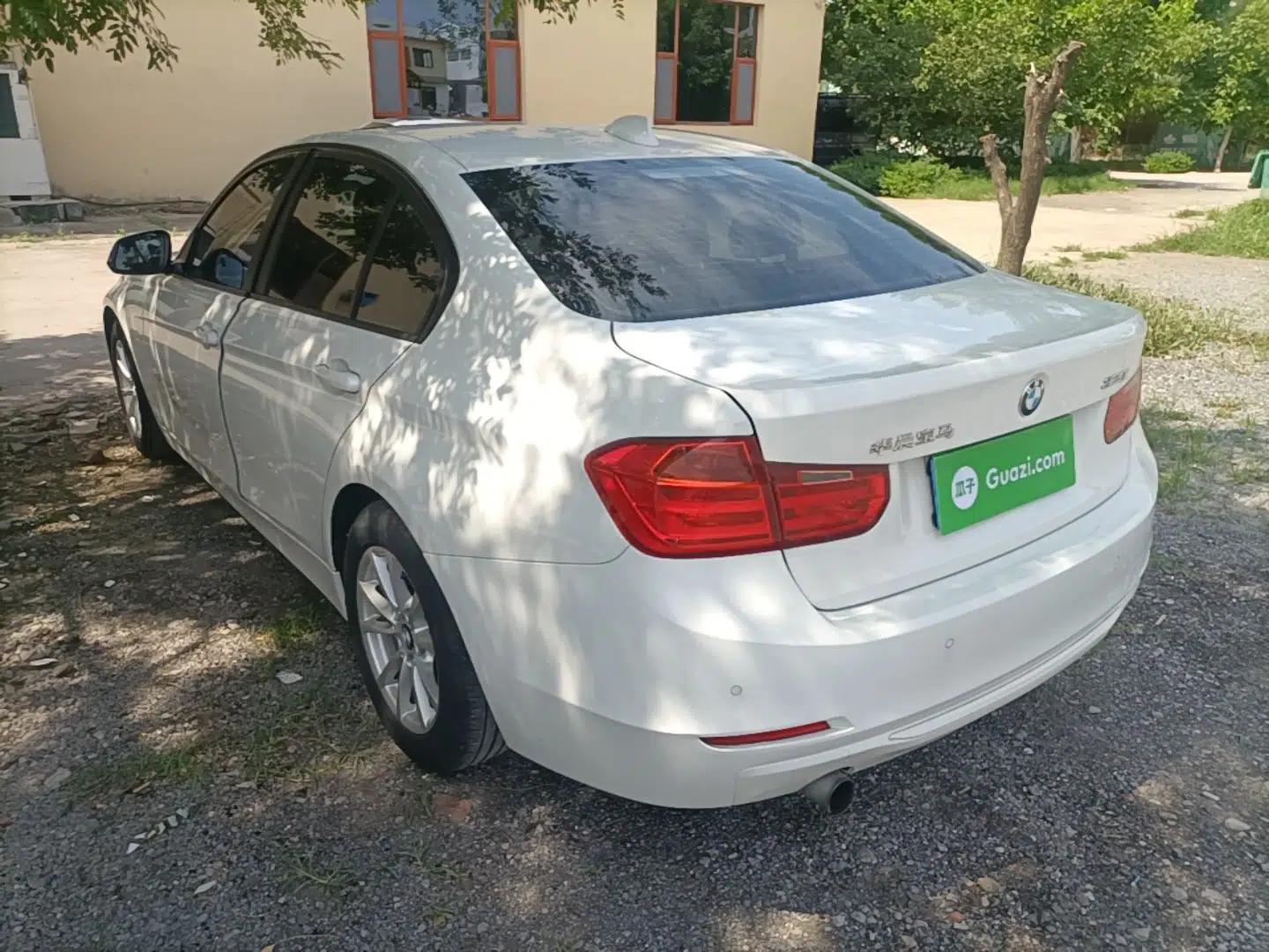 BMW 3 Series 2015 316i Active Edition — миниатюра 13