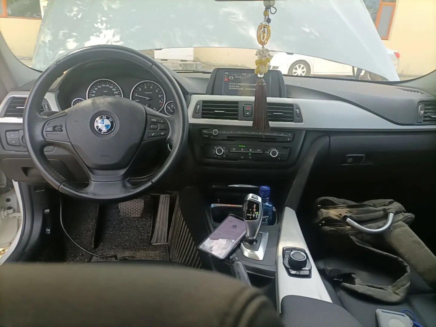 BMW 3 Series 2015 316i Active Edition — миниатюра 17