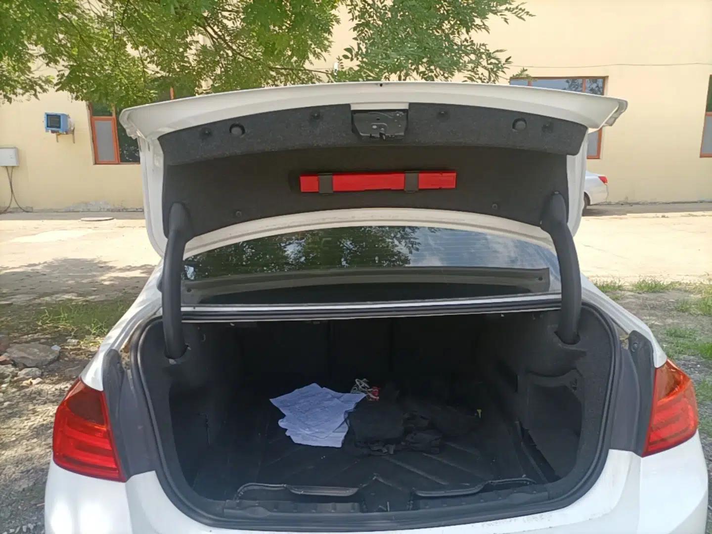 BMW 3 Series 2015 316i Active Edition — миниатюра 27