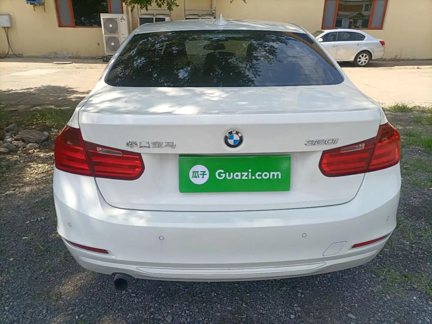 BMW 3 Series 2015 316i Active Edition — миниатюра 5