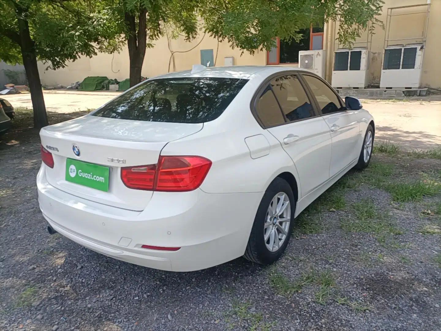 BMW 3 Series 2015 316i Active Edition — миниатюра 6
