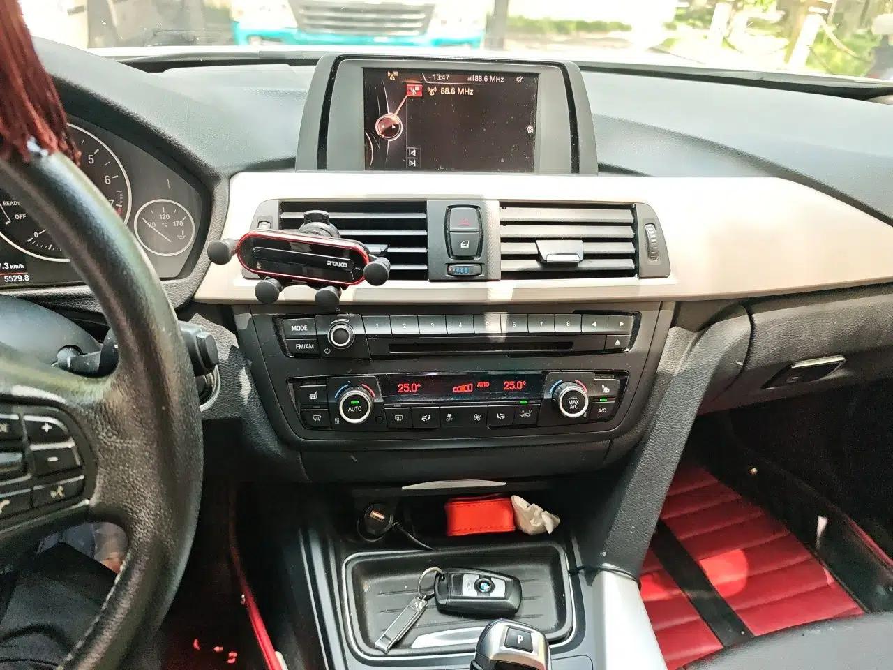 BMW 3 Series 2015 320i Luxury Line Stylish Edition — миниатюра 13