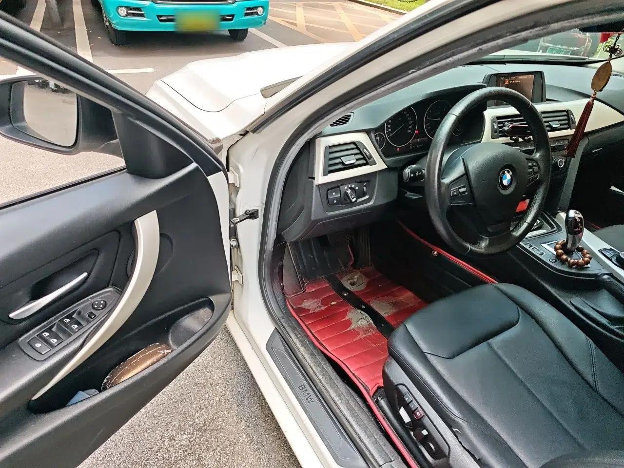 BMW 3 Series 2015 320i Luxury Line Stylish Edition — миниатюра 16