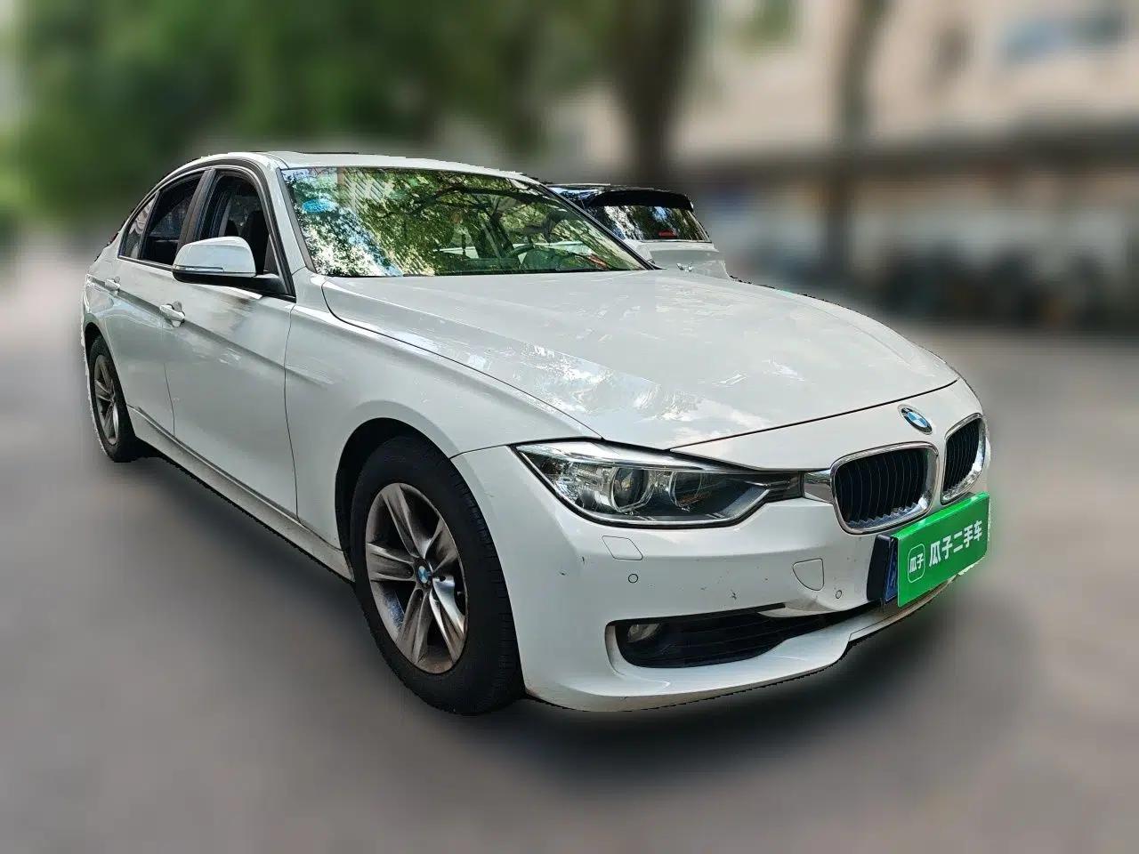 BMW 3 Series 2015 320i Luxury Line Stylish Edition — миниатюра 3