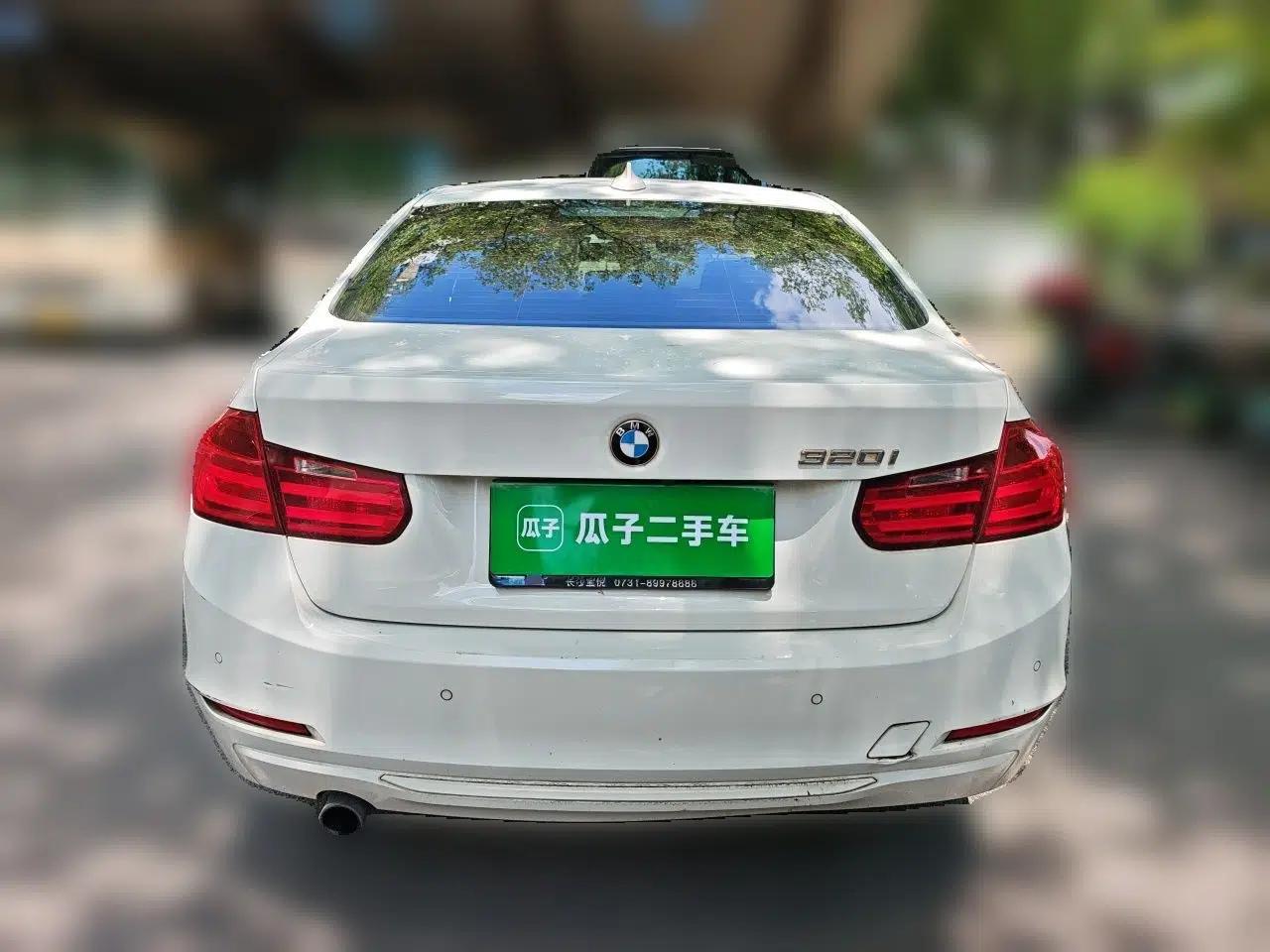 BMW 3 Series 2015 320i Luxury Line Stylish Edition — миниатюра 5