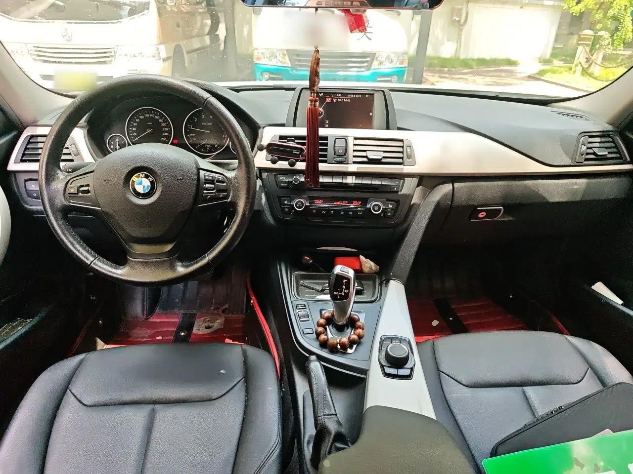 BMW 3 Series 2015 320i Luxury Line Stylish Edition — миниатюра 9