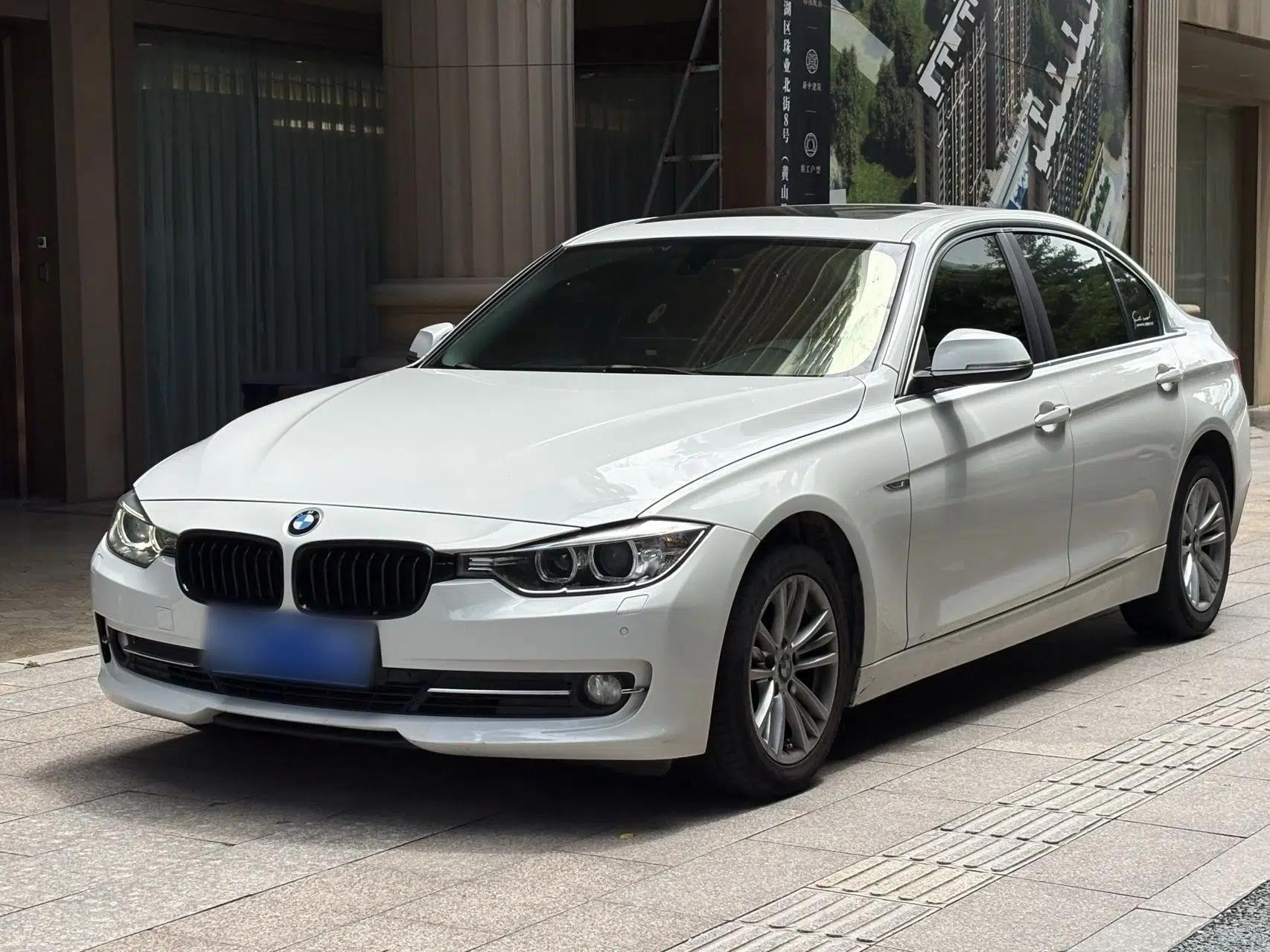BMW 3 Series 2015 316Li Fashion Model — миниатюра 1