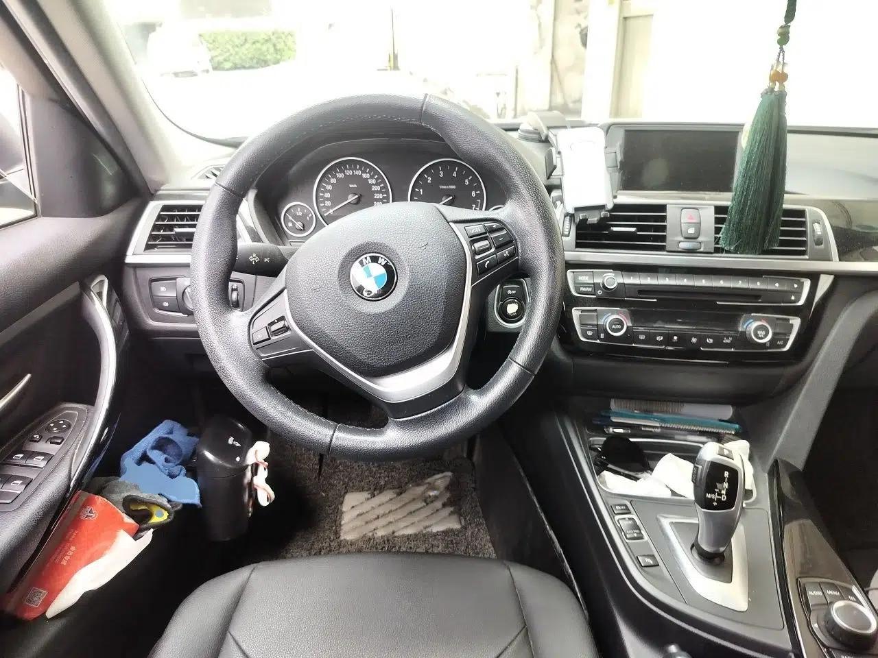 BMW 3 Series 2017 320Li Fashion Model — миниатюра 10