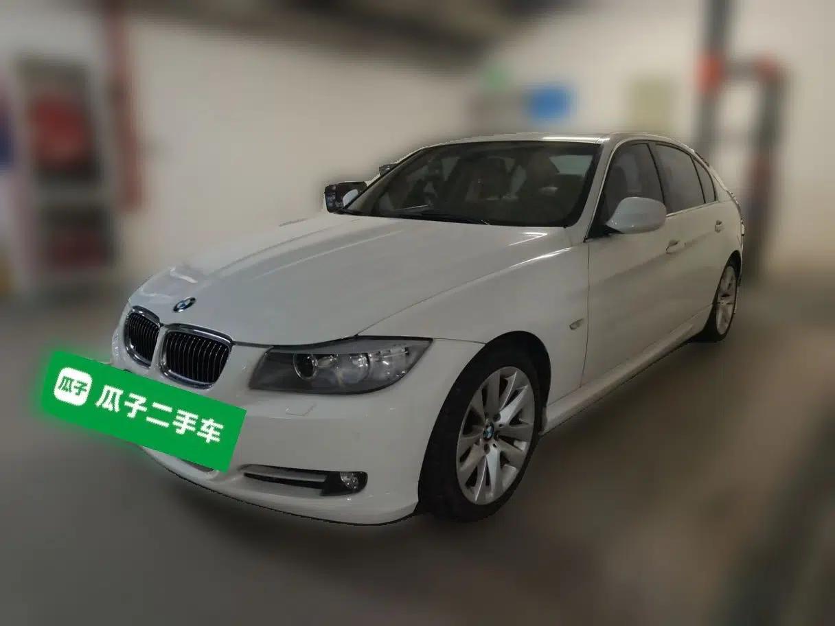 BMW 3 Series 2011 320i Luxury Edition — миниатюра 1