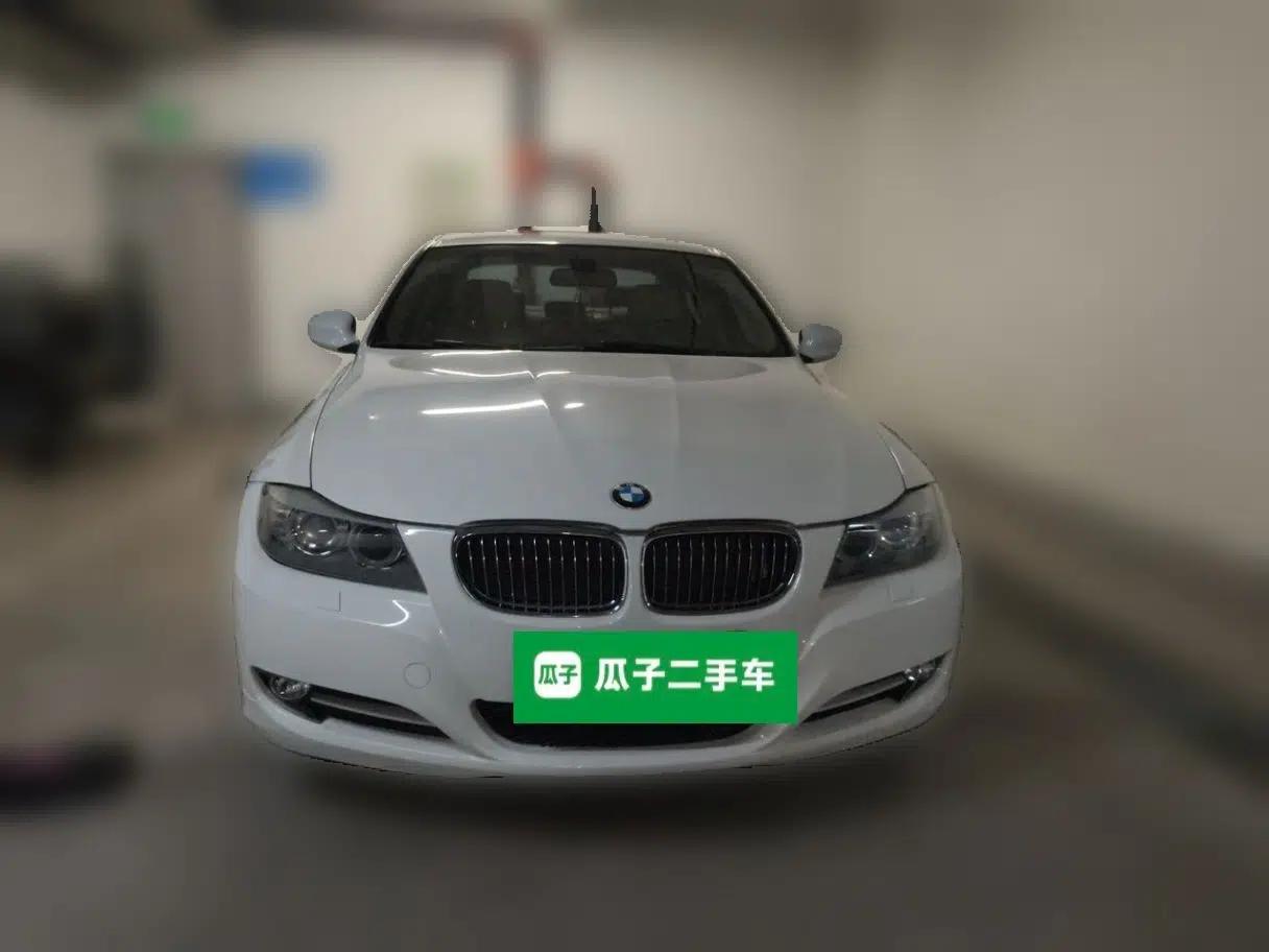 BMW 3 Series 2011 320i Luxury Edition — миниатюра 2