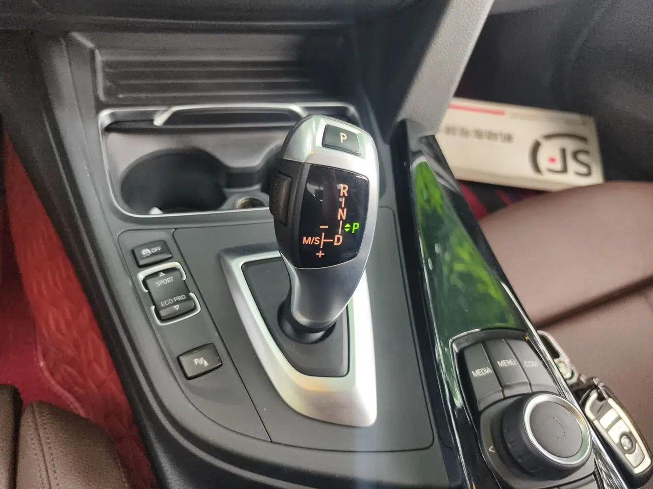 BMW 3 Series 2018 320Li Fashion Model — миниатюра 14