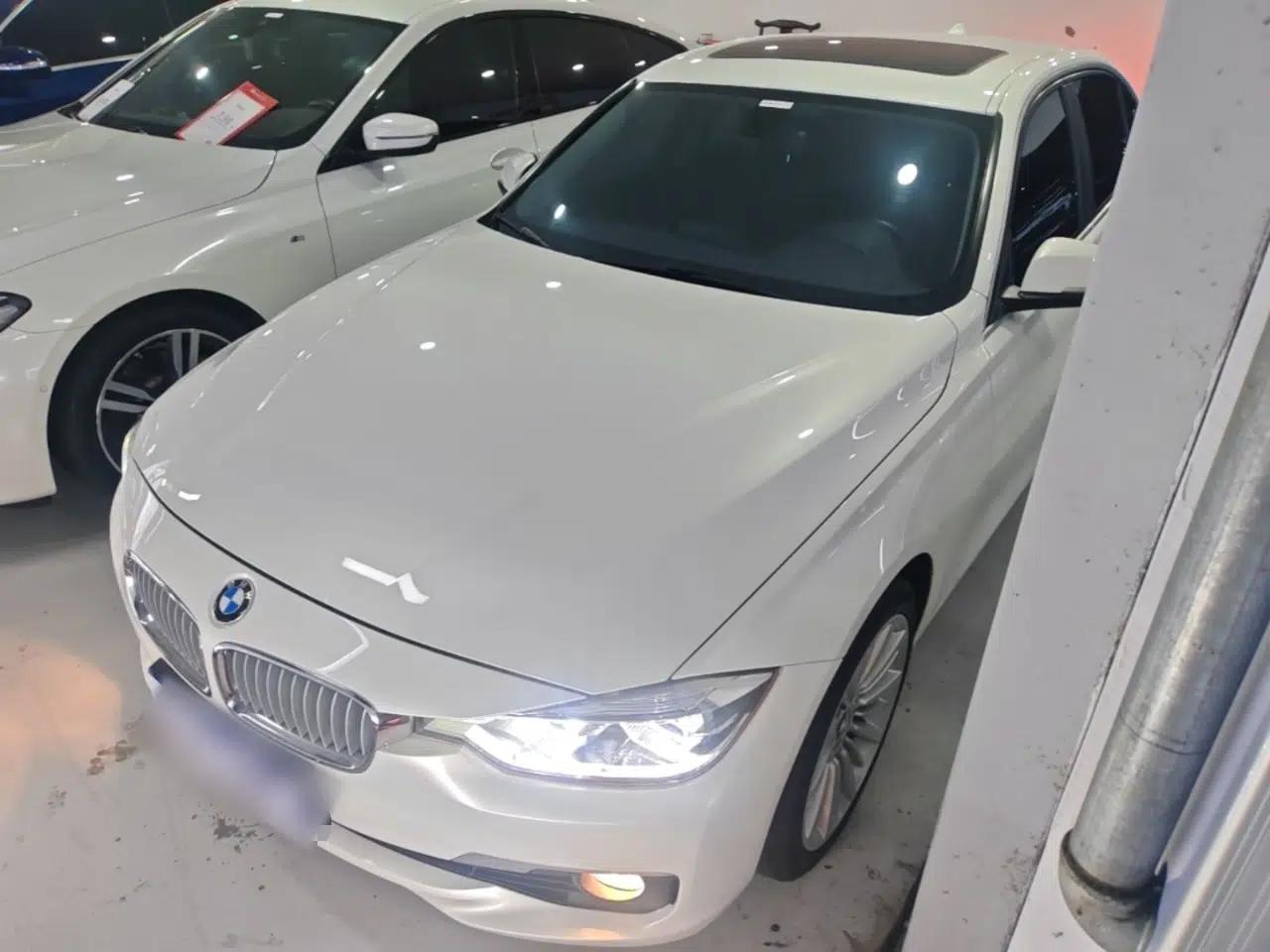 BMW 3 Series 2018 320Li Fashion Model — миниатюра 1
