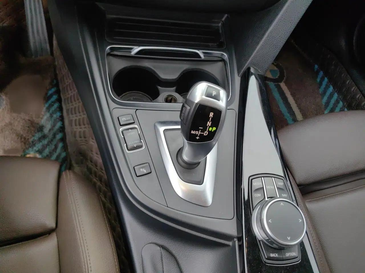 BMW 3 Series 2019 320Li Fashion Model — миниатюра 13