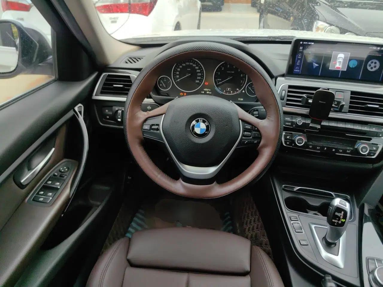 BMW 3 Series 2019 320Li Fashion Model — миниатюра 9
