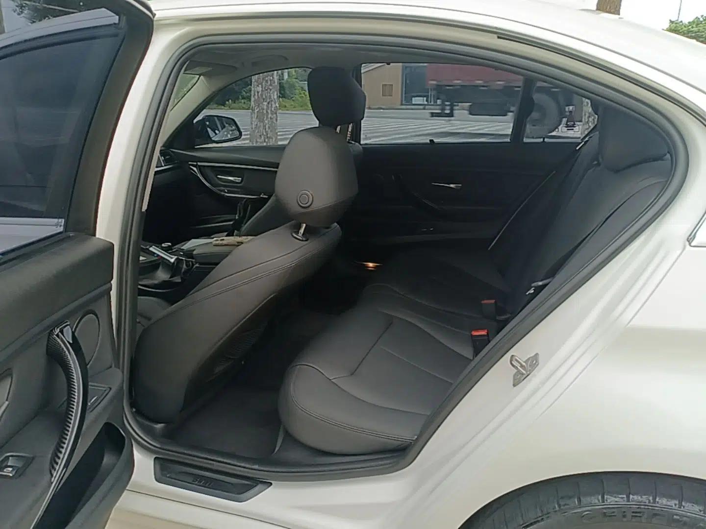 BMW 3 Series 2018 320Li Fashion Model — миниатюра 20