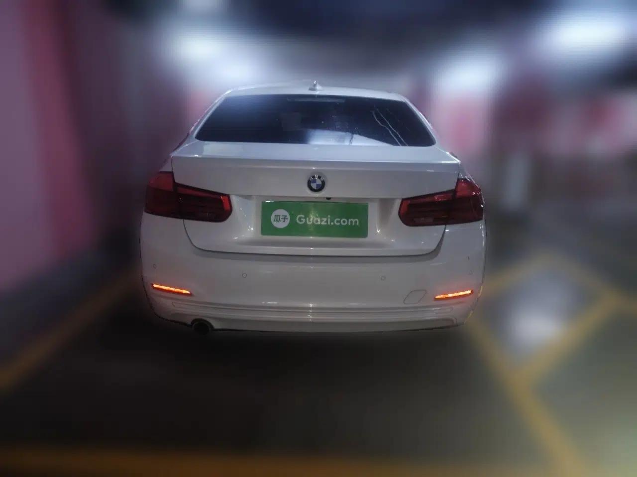 BMW 3 Series 2018 318i — миниатюра 5