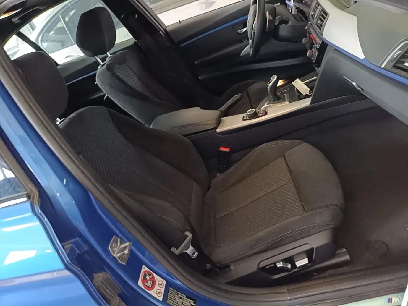 BMW 3 Series 2017 320i M Sport — миниатюра 24
