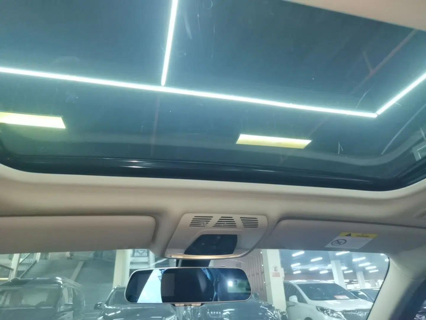 BMW 3 Series 2018 320Li Fashion Model — миниатюра 26