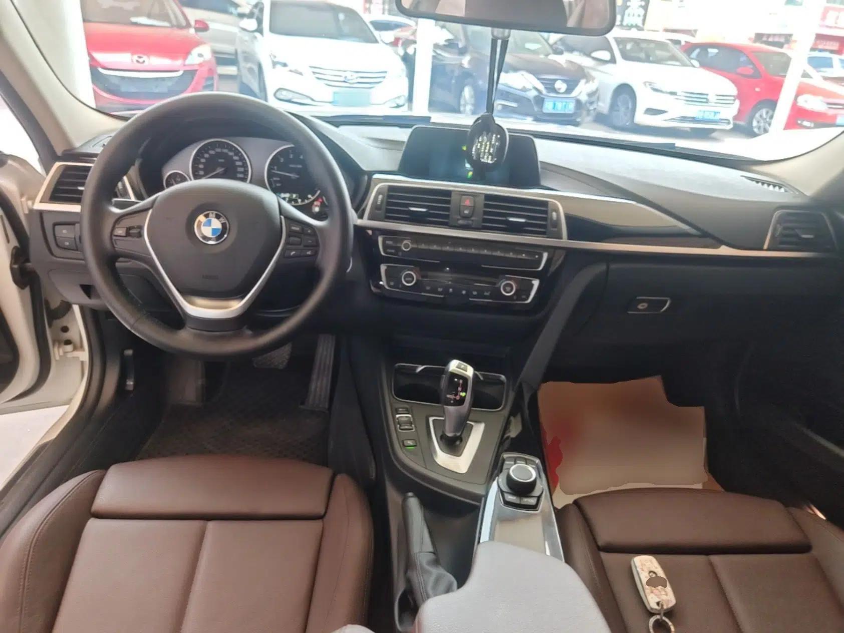 BMW 3 Series 2018 320Li Fashion Model — миниатюра 12