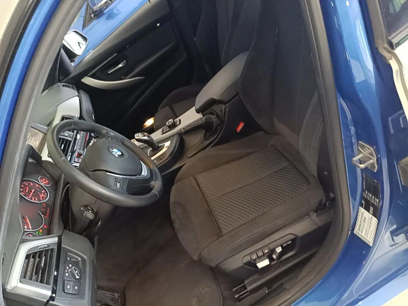 BMW 3 Series 2017 320i M Sport — миниатюра 22
