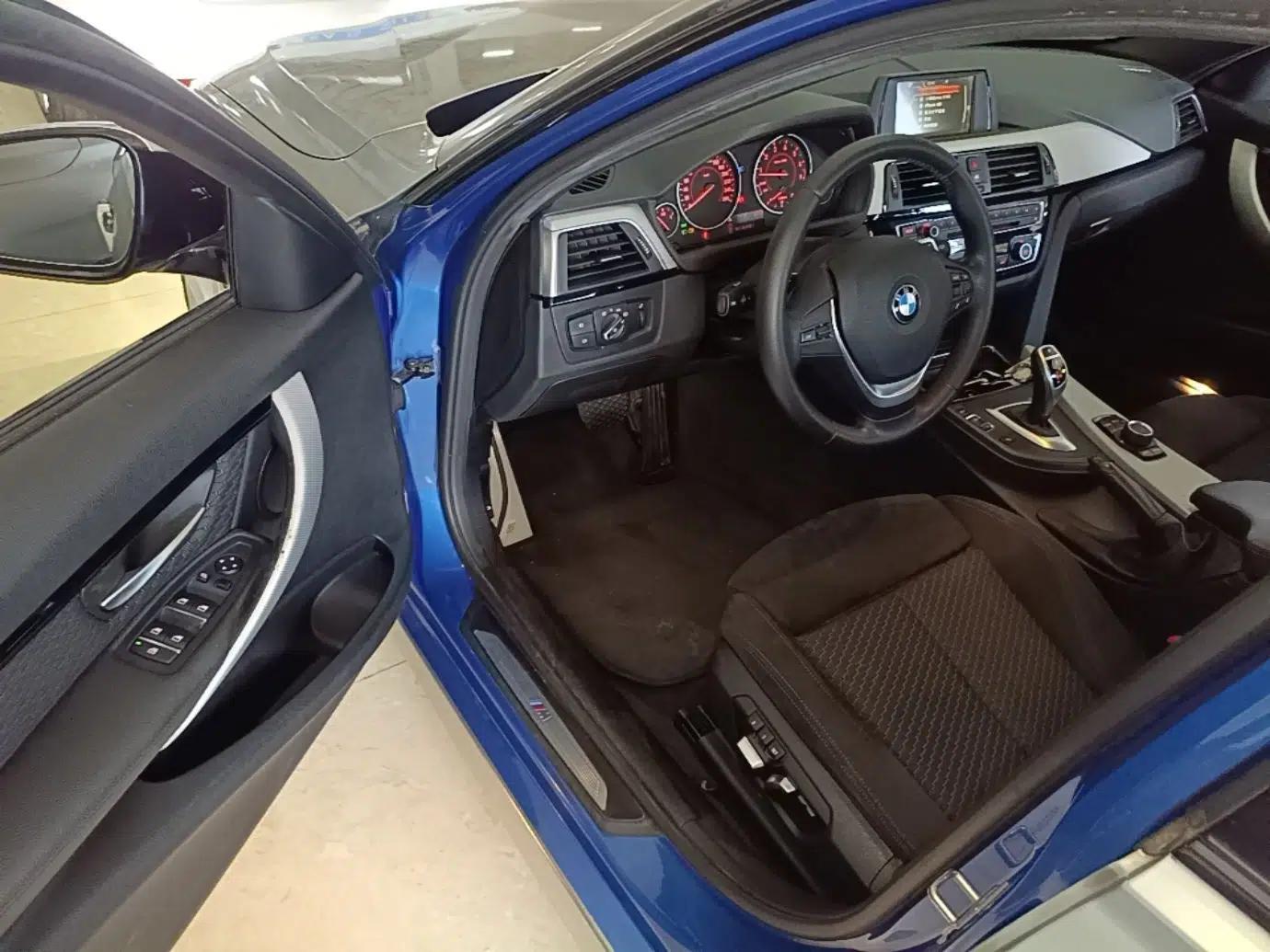 BMW 3 Series 2017 320i M Sport — миниатюра 23