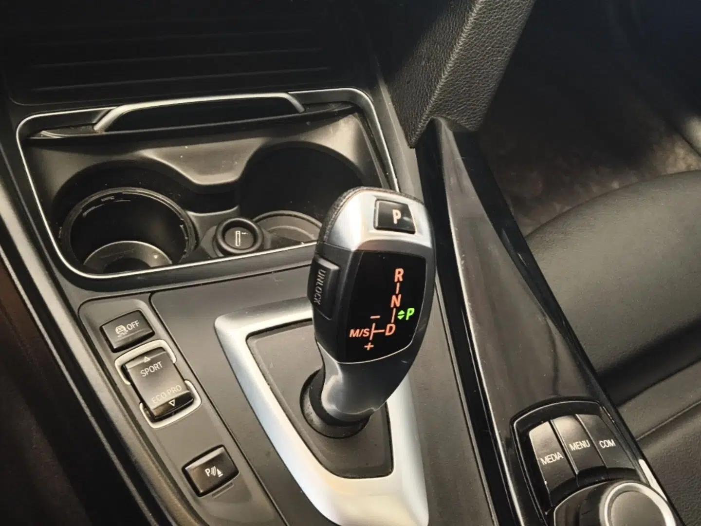 BMW 3 Series 2018 320Li Fashion Model — миниатюра 21