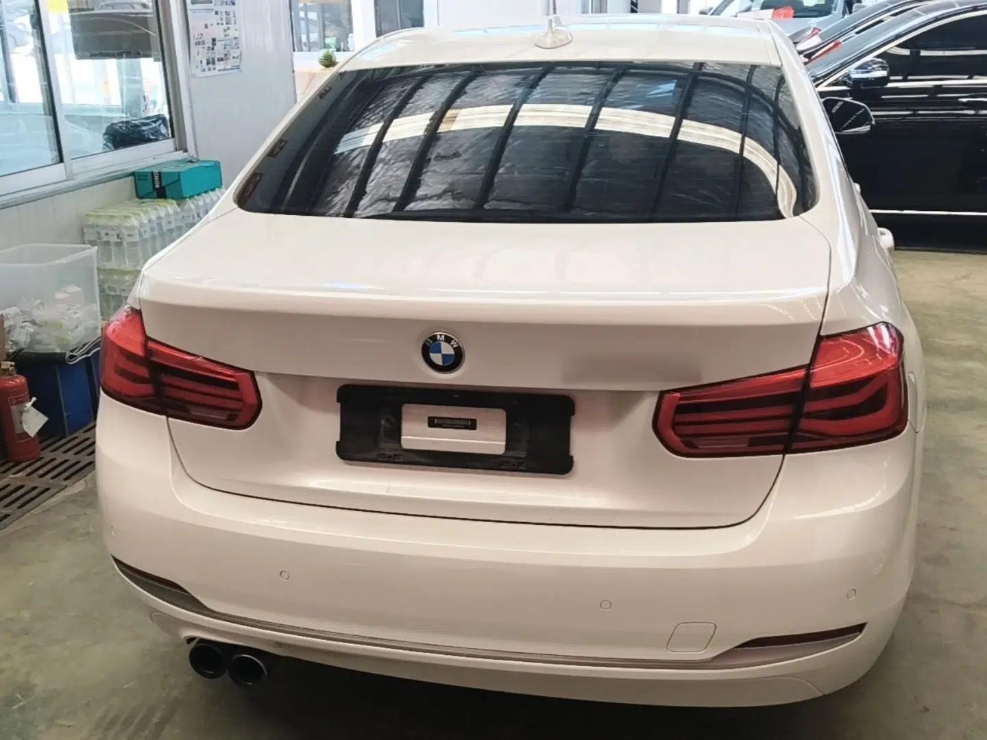 BMW 3 Series 2018 320Li Fashion Model — миниатюра 5