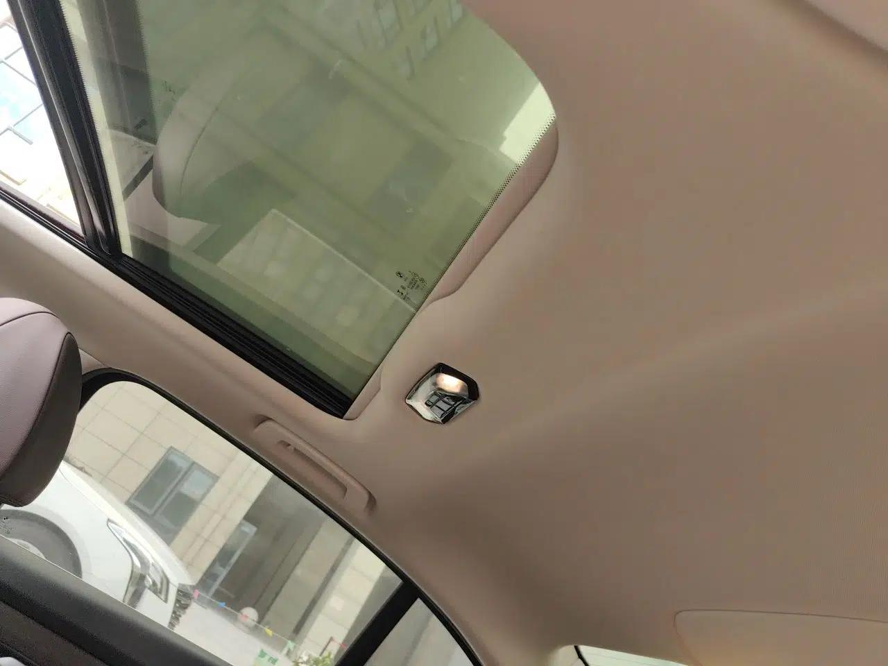 BMW 3 Series 2020 325Li M Sport Package — миниатюра 18