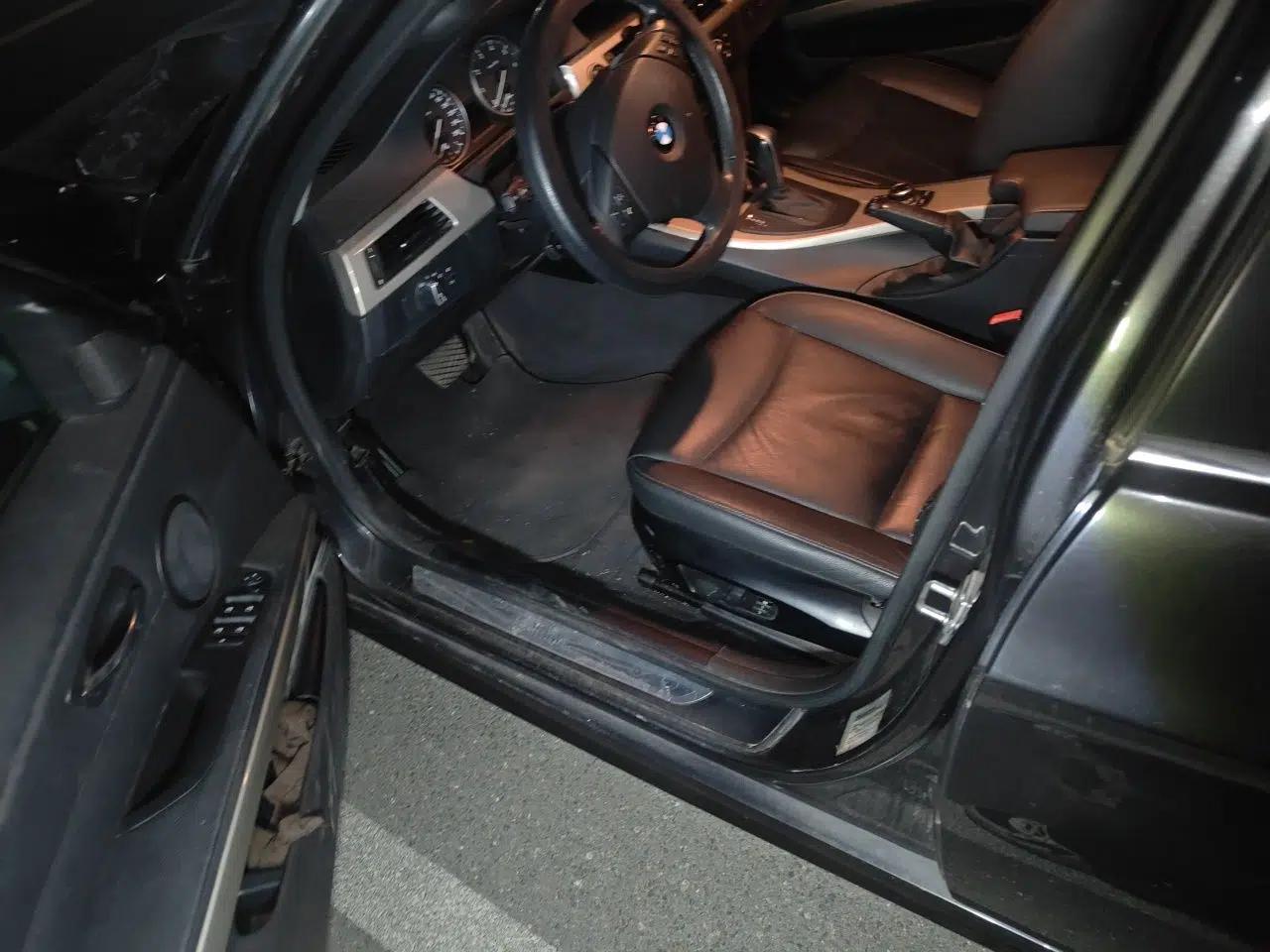 BMW 3 Series 2012 320i Luxury Edition — миниатюра 16