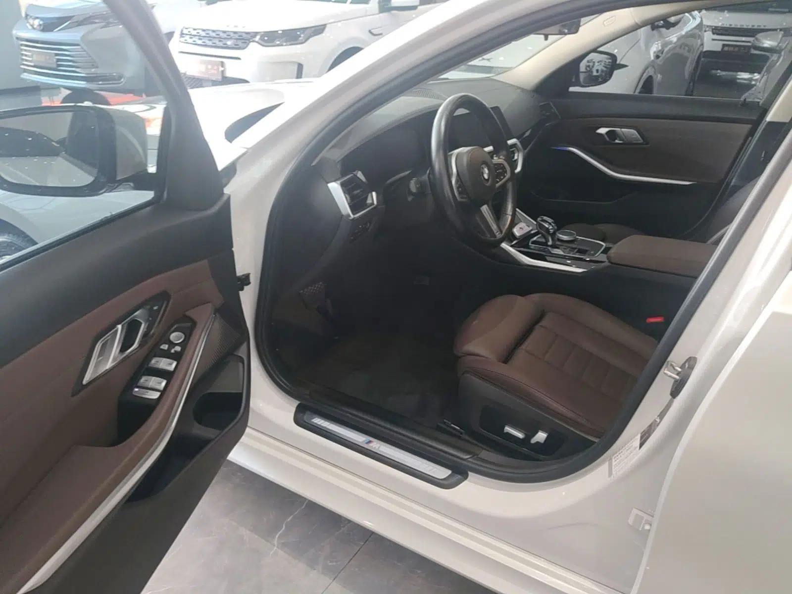 BMW 3 Series 2021 Second Facelift 320Li M Sport Package — миниатюра 18