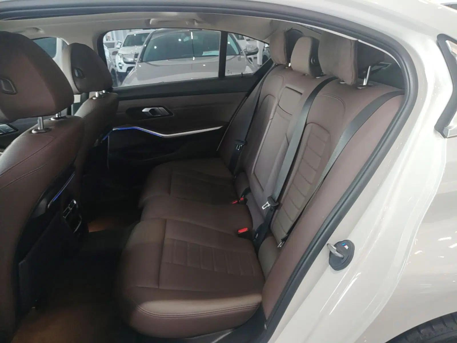 BMW 3 Series 2021 Second Facelift 320Li M Sport Package — миниатюра 20