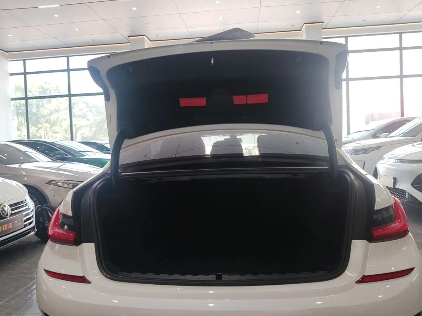 BMW 3 Series 2021 Second Facelift 320Li M Sport Package — миниатюра 22