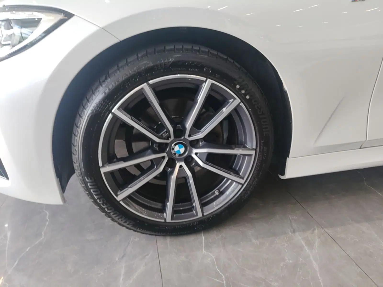 BMW 3 Series 2021 Second Facelift 320Li M Sport Package — миниатюра 10
