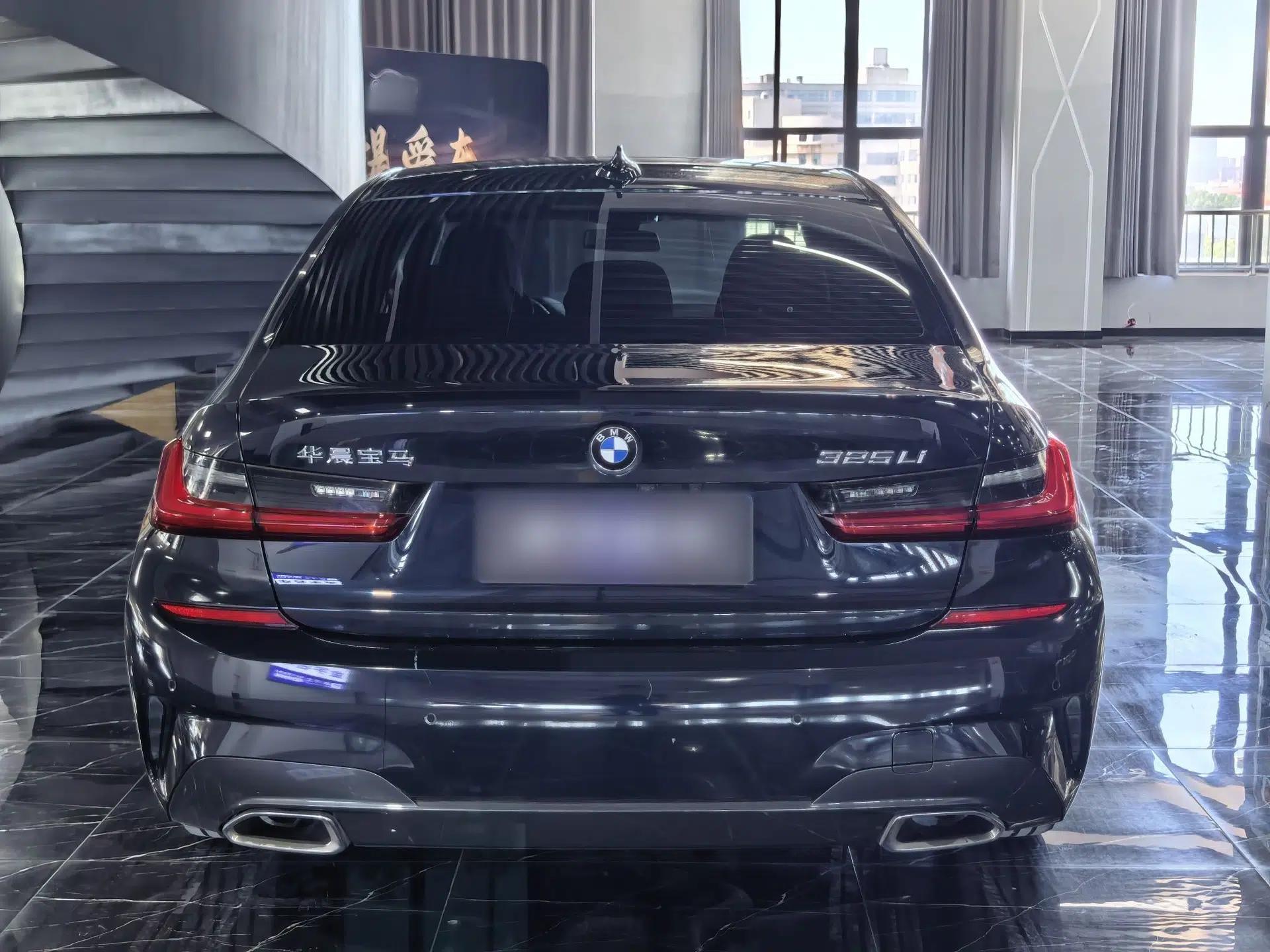 BMW 3 Series 2020 Restyled 325Li M Sport Package — миниатюра 16
