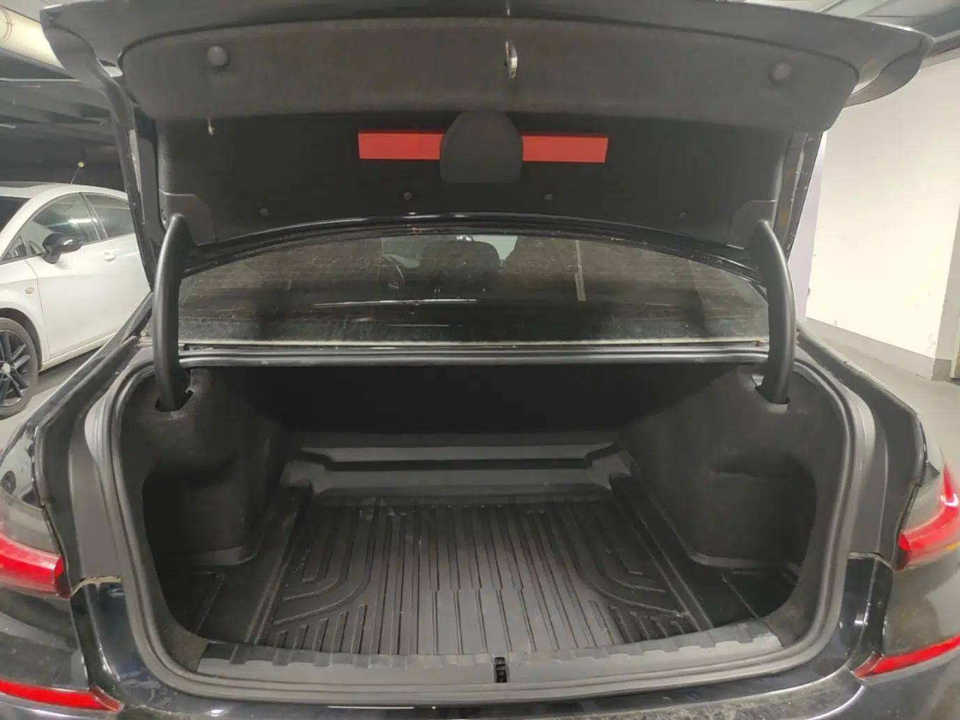 BMW 3 Series 2020 Restyled 325Li M Sport Package — миниатюра 28
