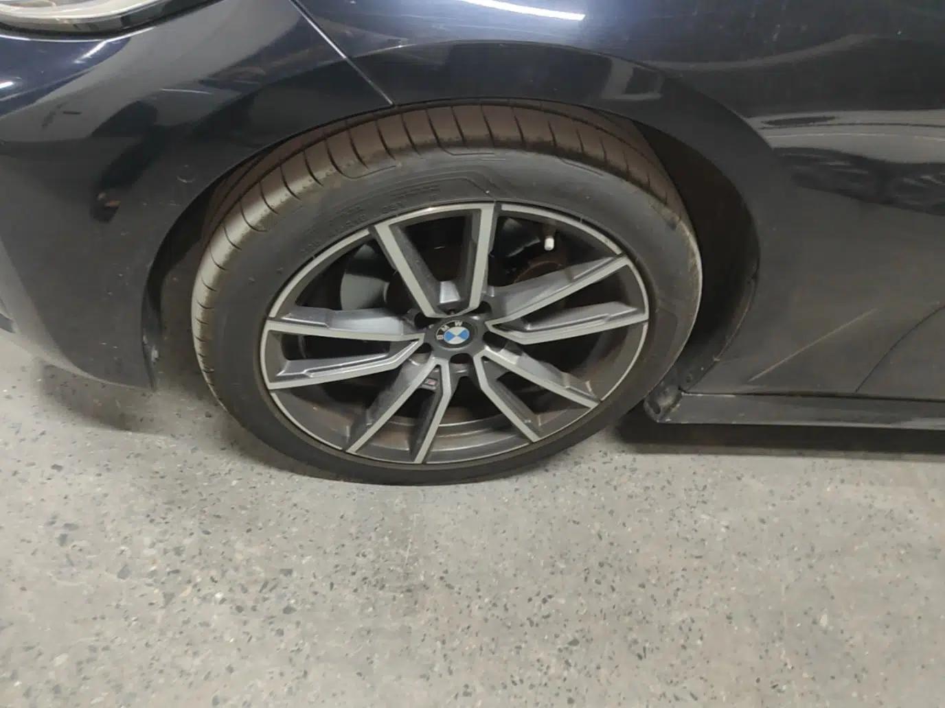 BMW 3 Series 2020 Restyled 325Li M Sport Package — миниатюра 10