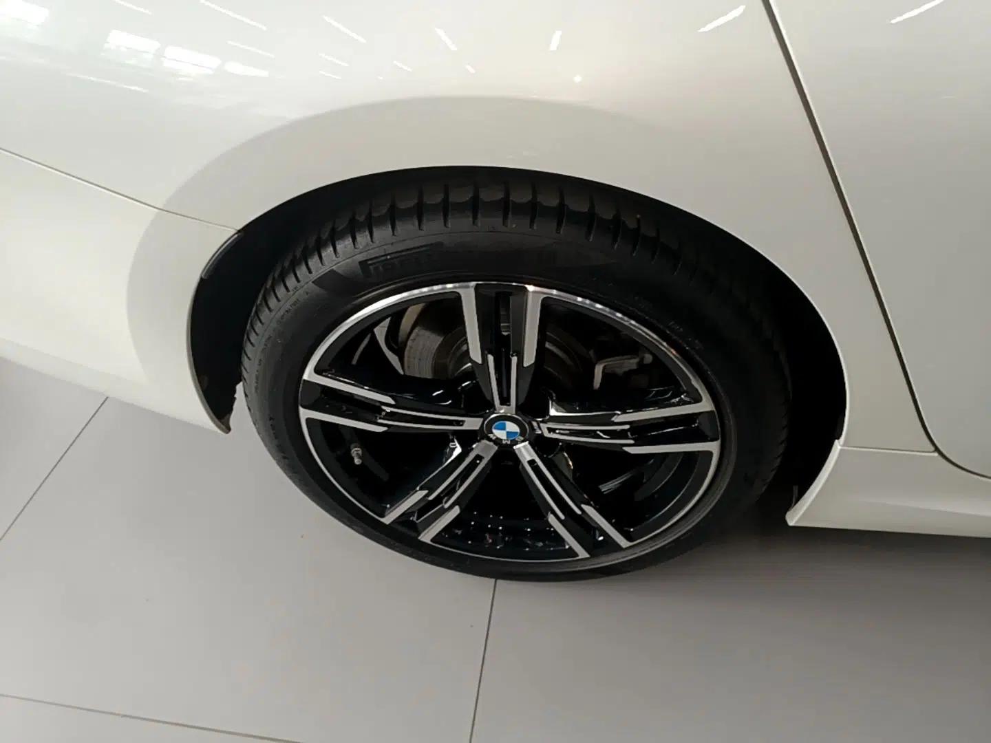 BMW 3 Series 2022 325i M Sport Package — миниатюра 11