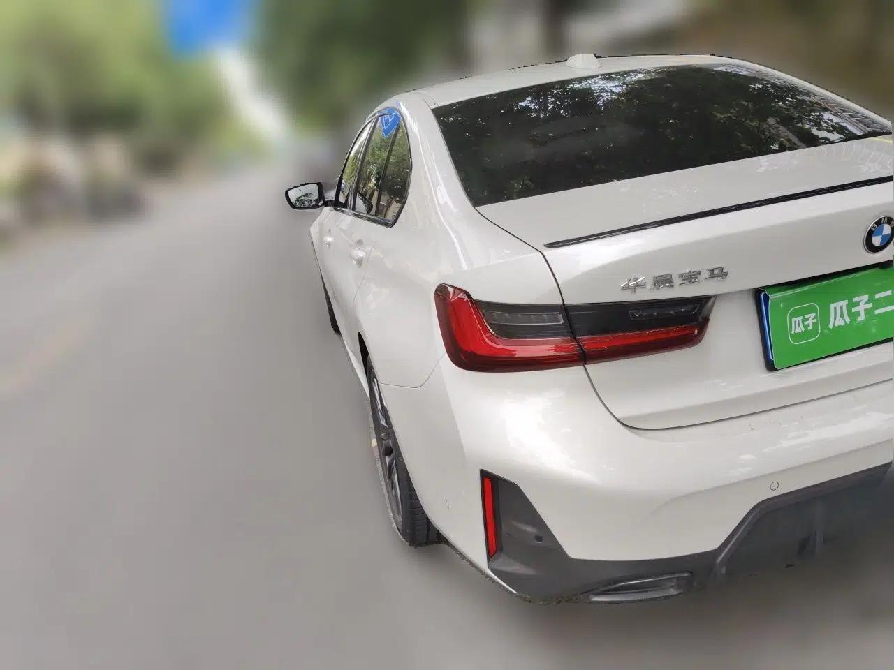 BMW 3 Series 2024 325i M Sport Night Edition Package — миниатюра 4