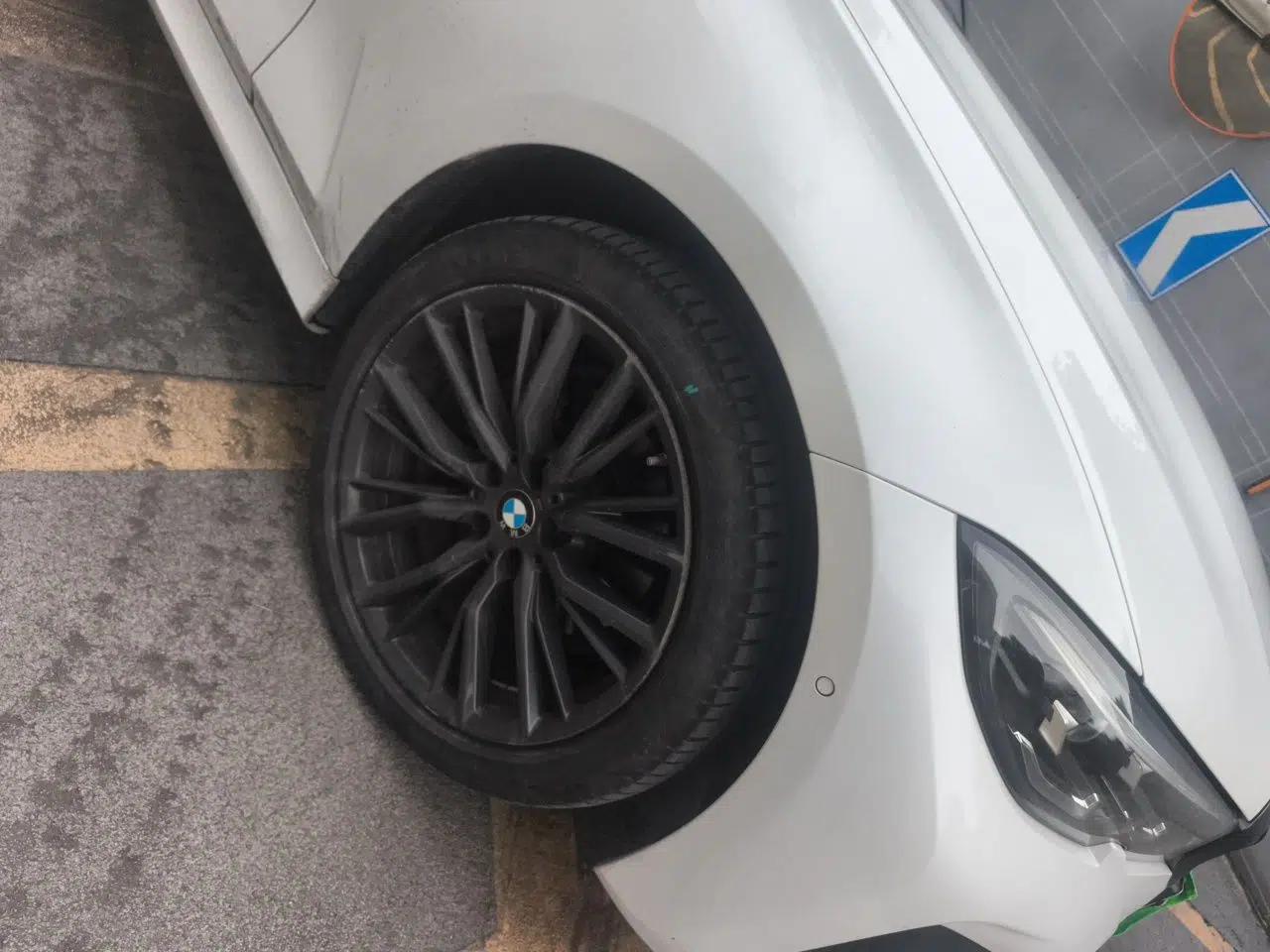 BMW 3 Series 2022 325Li M Sport Night Edition Package — миниатюра 8