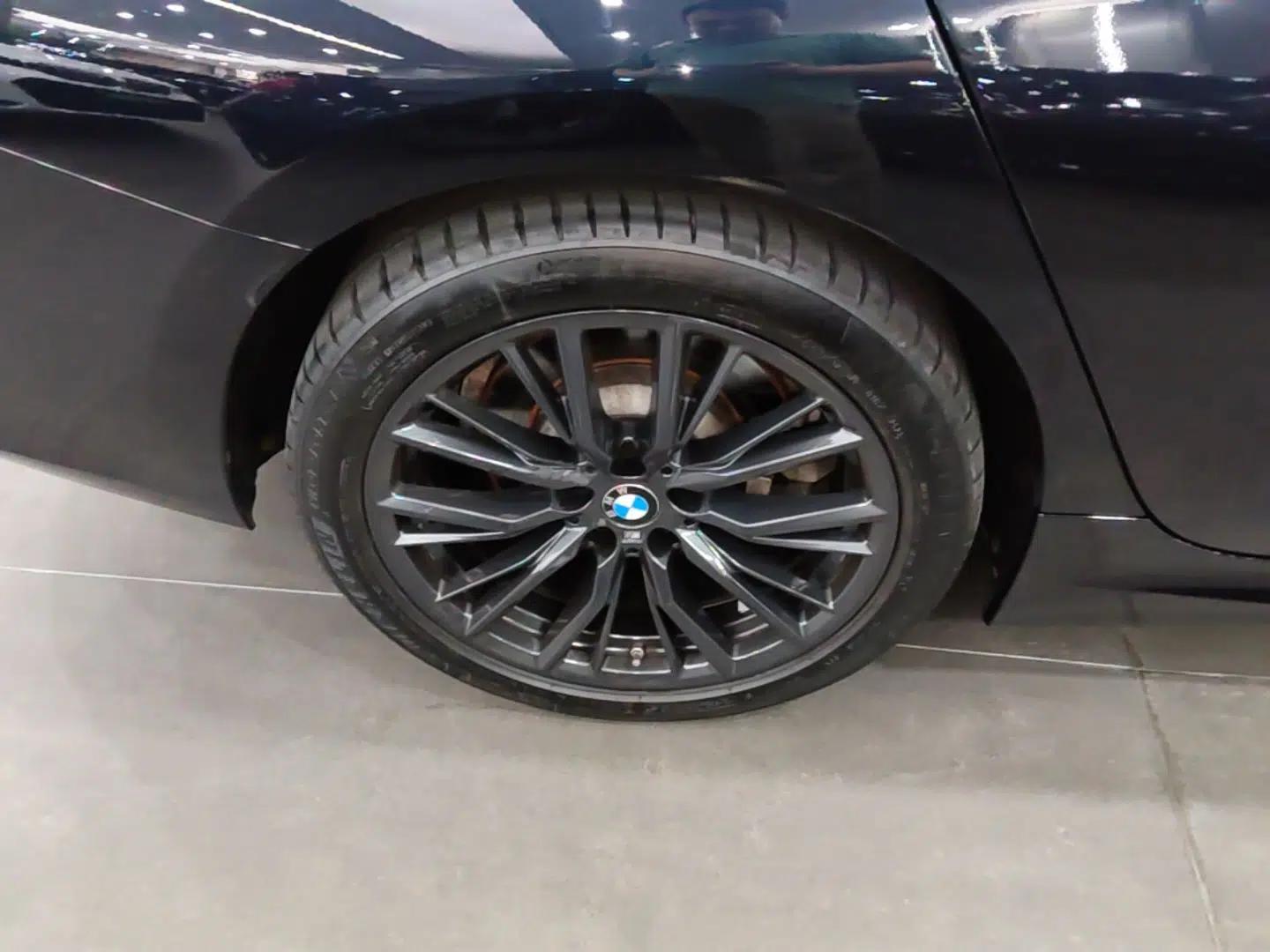 BMW 3 Series 2023 330i M Sport Night Edition Package — миниатюра 11