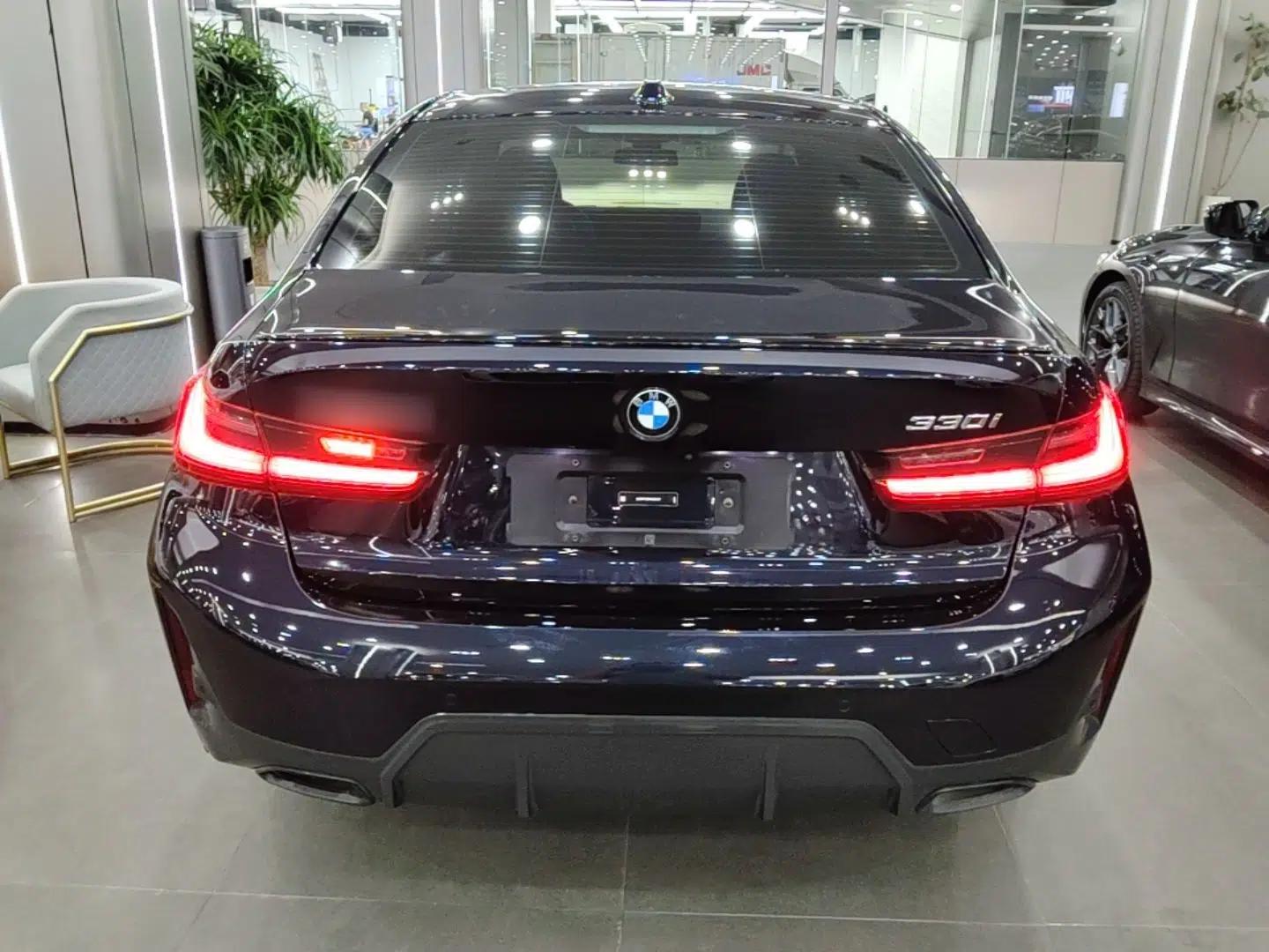 BMW 3 Series 2023 330i M Sport Night Edition Package — миниатюра 5
