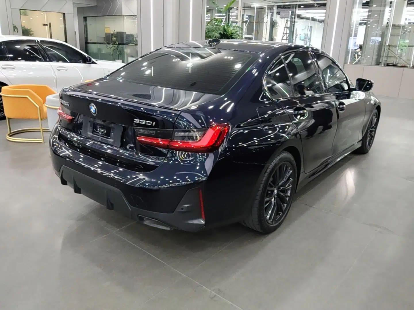 BMW 3 Series 2023 330i M Sport Night Edition Package — миниатюра 6