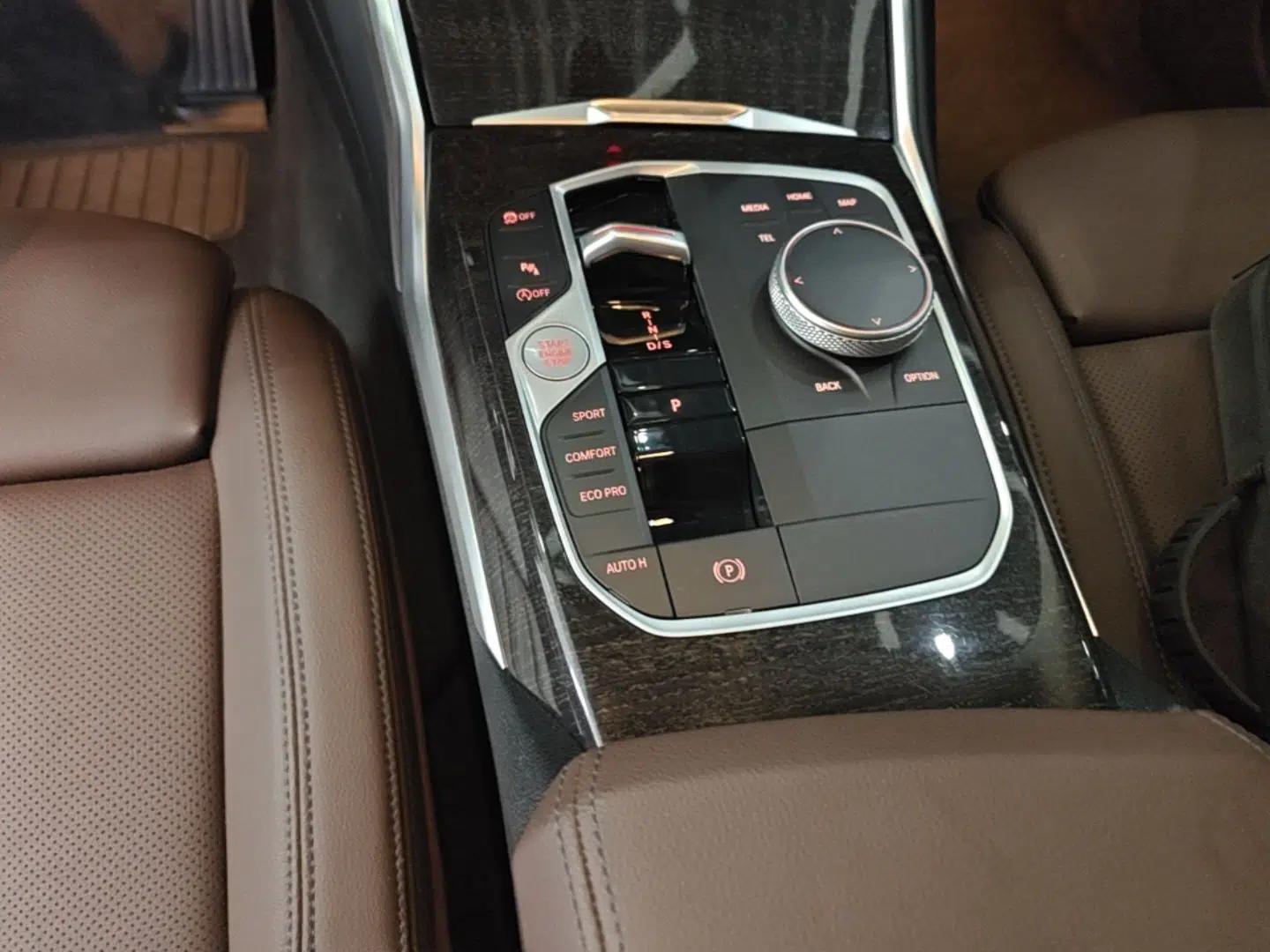 BMW 3 Series 2023 325Li M Sport Package — миниатюра 16
