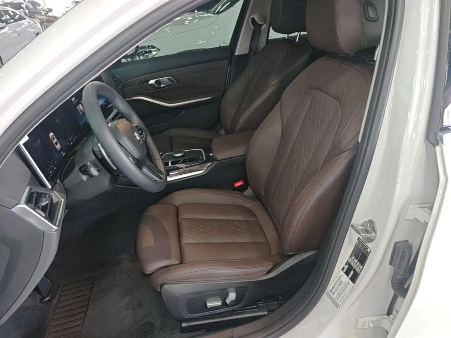 BMW 3 Series 2023 325Li M Sport Package — миниатюра 17